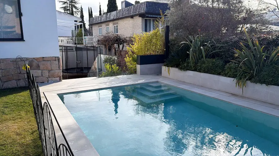 mantenimiento de piscinas particulares madrid zafiropool